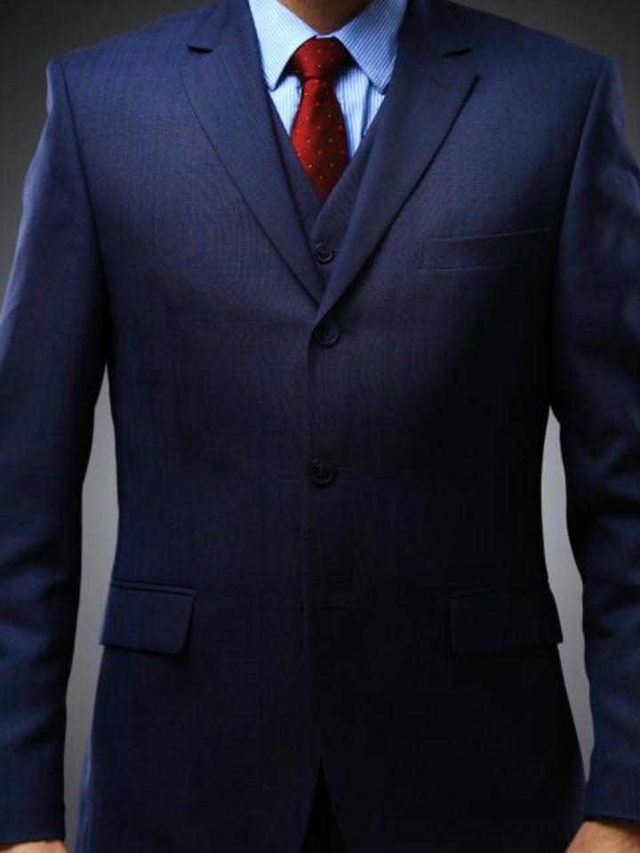 メンズスーツ ネイビーの画像